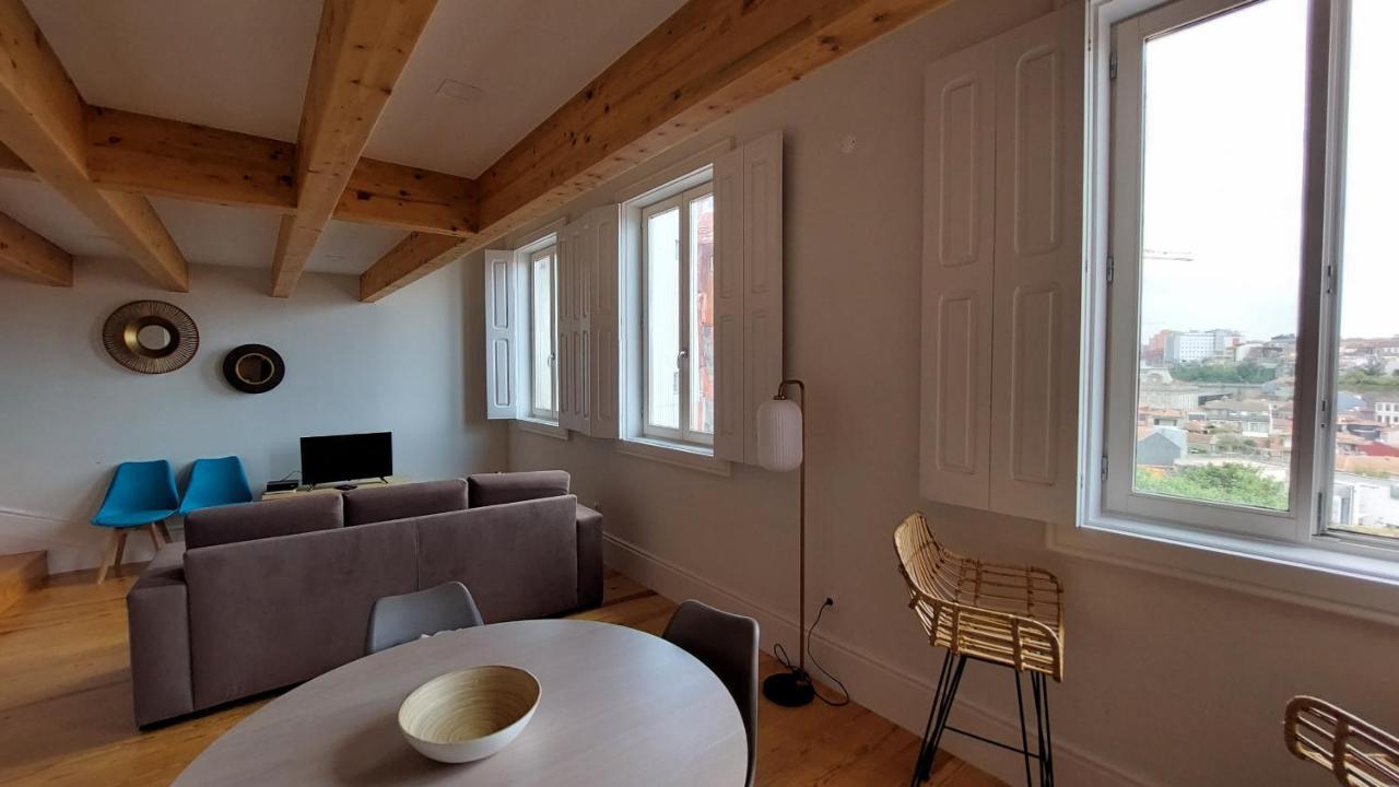 Downtown Clerigos Duplex With River View By Vacationy * Porto