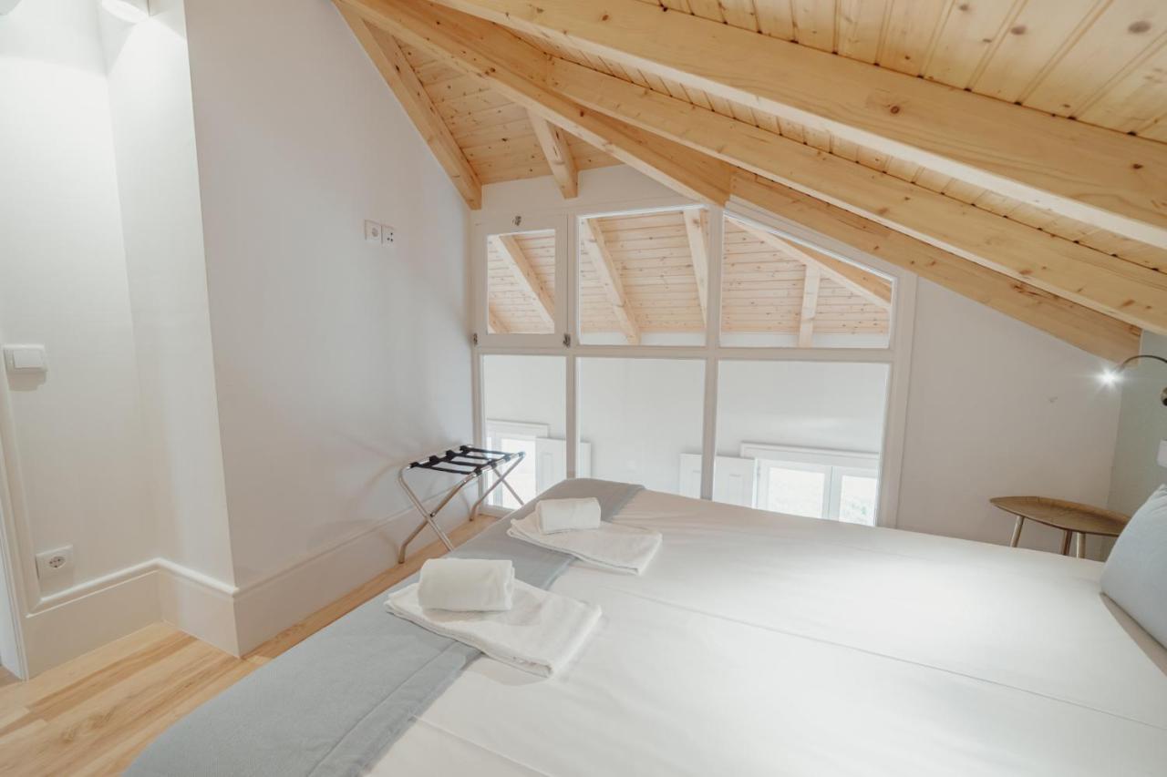 Downtown Clerigos Duplex With River View By Vacationy * Porto