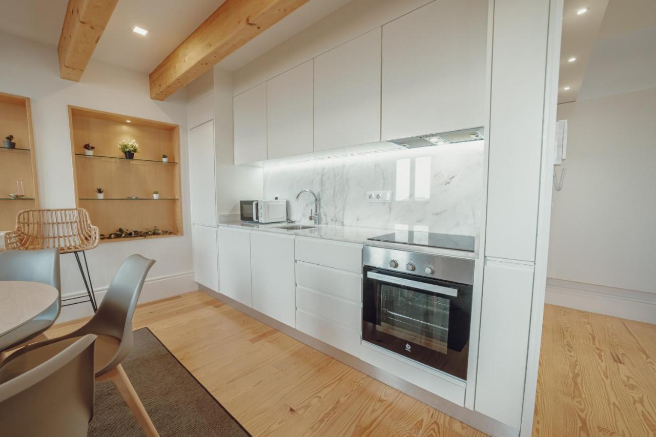 Downtown Clerigos Duplex With River View By Vacationy